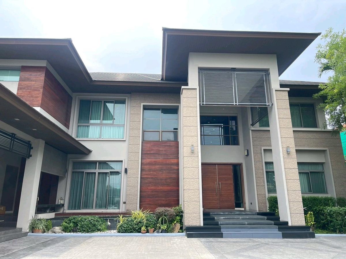 For SaleHousePattanakan, Srinakarin : 🚩 1 rai of house than Chaloem Phrakiat Rama 9 Road, good price. 69 million 💥