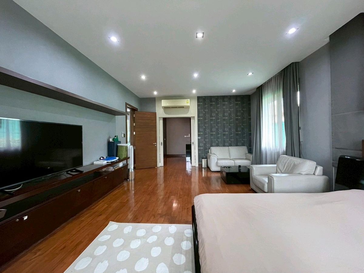 For SaleHousePattanakan, Srinakarin : 🚩 1 rai of house than Chaloem Phrakiat Rama 9 Road, good price. 69 million 💥