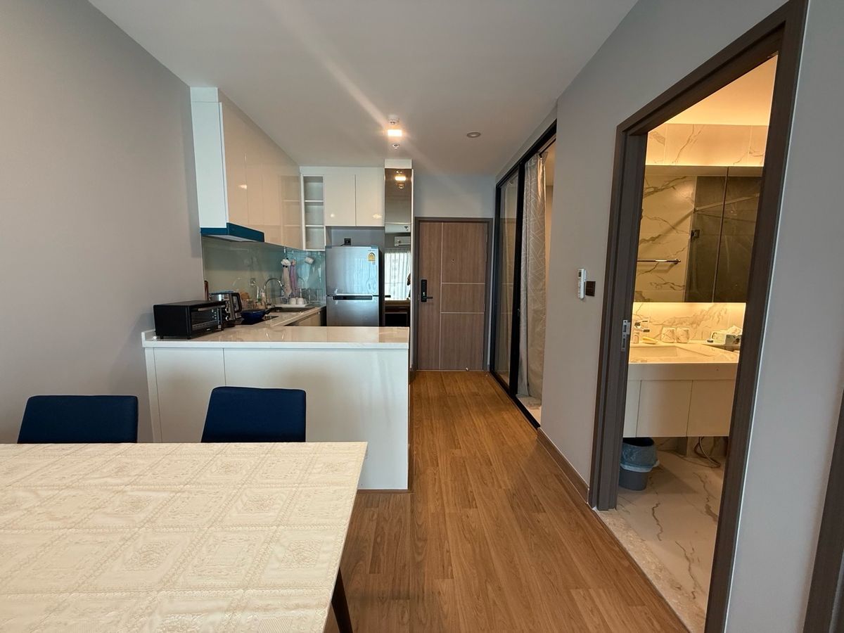 ให้เช่าคอนโดเชียงใหม่ : (GBL2060) 💕คอนโดพร้อมสระว่ายน้ำดาดฟ้าที่ยาวที่สุด 💕 Luxury Condo คอนโดหรู ทำเลดี ใกล้ไนท์บาร์ซ่า ย่านช้างคลาน วิวสวย ทำเลดี ห้องสวย พร้อมอยู่ 

🔥Project name :  Astra Sky River 

✅พื้นที่ 44.75 ตร.ม 
✅ชั้น 11
✅1 ห้องใหญ่ 1 ห้องนอนเล็ก
✅1 ห้องน้ำ  
✅ เ