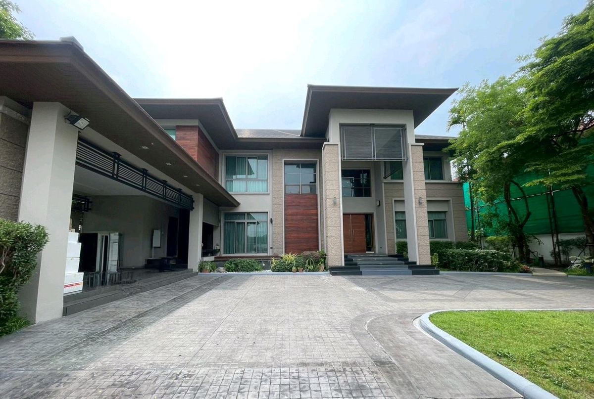 For SaleHousePattanakan, Srinakarin : 🚩 1 rai of house than Chaloem Phrakiat Rama 9 Road, good price. 69 million 💥