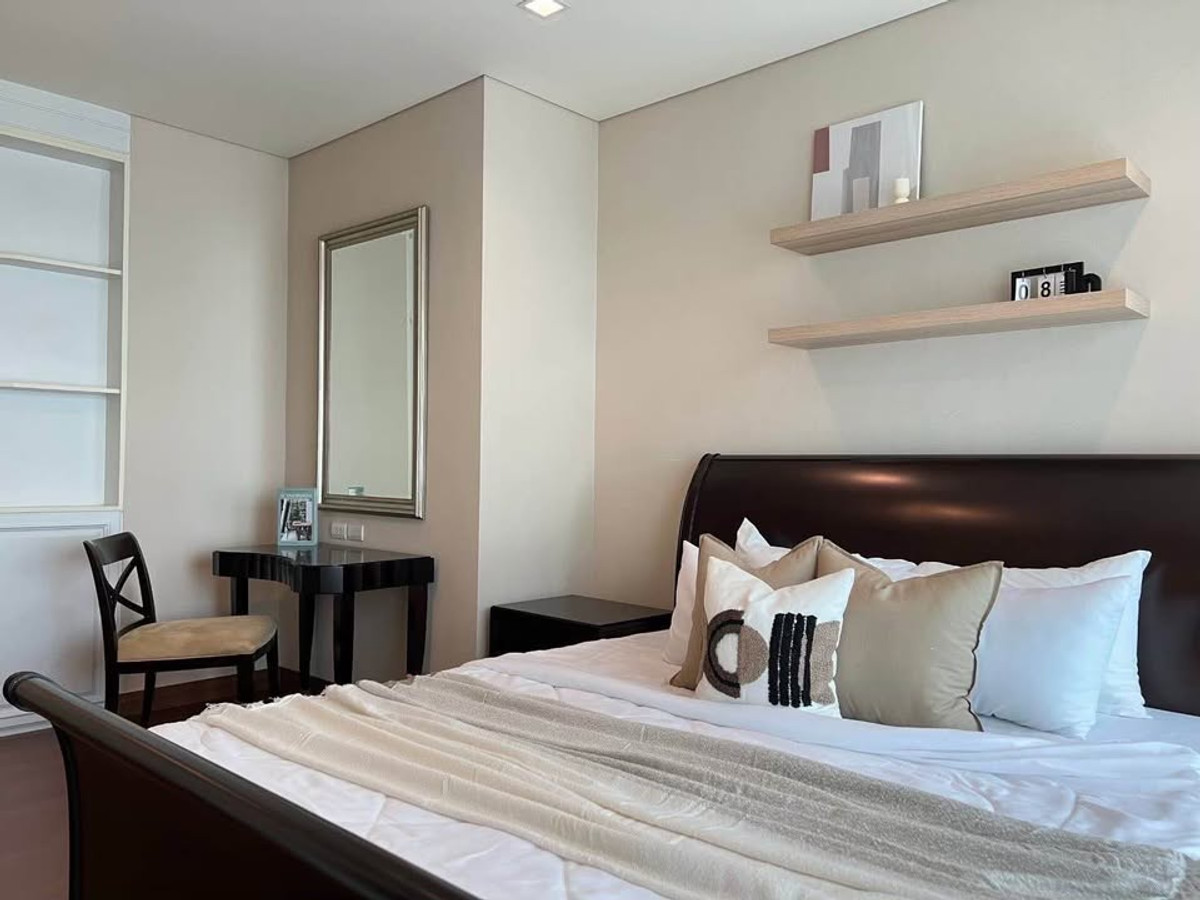 For RentCondoSukhumvit, Asoke, Thonglor : Ivy Thonglor - Sophisticated 2BR for rent with full Equipment & 2 parking spaces | pool view