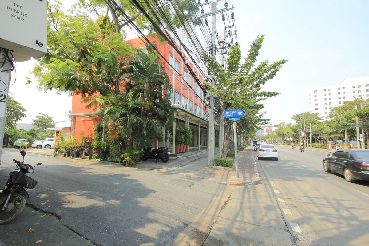 ขายที่ดินราษฎร์บูรณะ สุขสวัสดิ์ : ที่ดินพุทธบูชา40 สวนธนบุรีรมย์ เทคโนโลยีพระจอมเกล้าธนบุรี ที่ดินถมแล้ว ที่สร้างบ้าน สำนักงาน ทำเลดี เดินทางสะดวก 315.8 ตารางวา ราคาพิเศษ