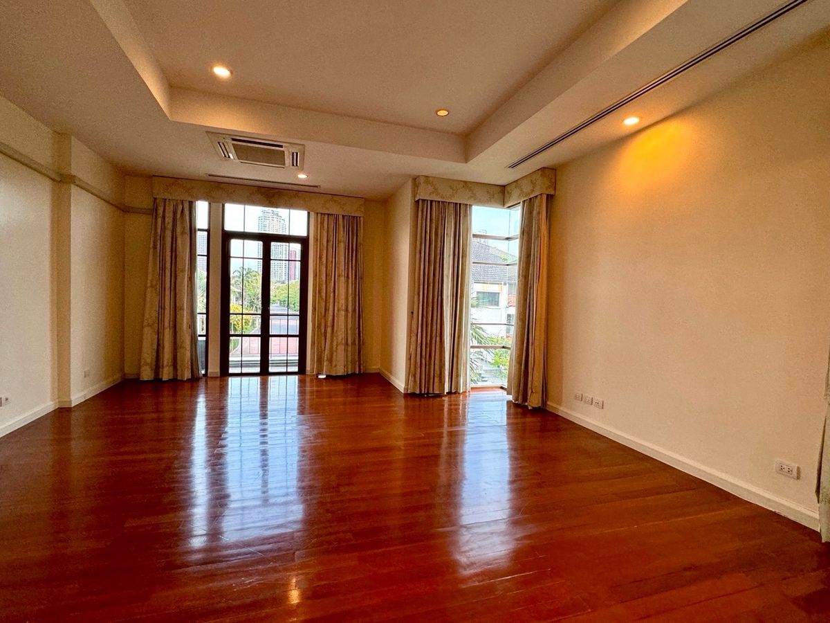 ให้เช่าบ้านอ่อนนุช อุดมสุข : เช่าบ้านหรู Baan Sansiri สุขุมวิท 67 แบบบ้าน Type B 4 นอน 5 น้ำ พื้นที่ 490 ตรม ทำเลทอง เดินทางสะดวก 