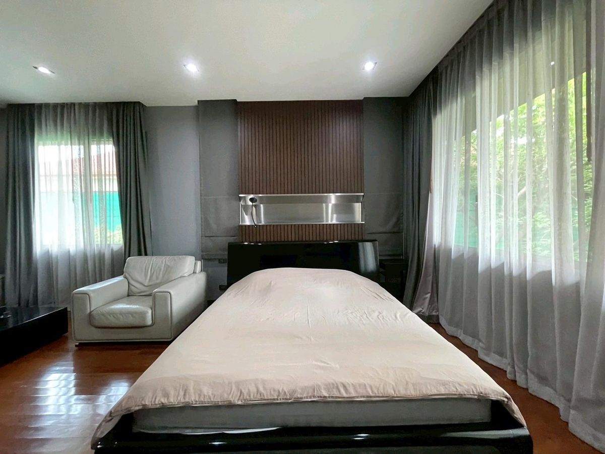 For SaleHousePattanakan, Srinakarin : 🚩 1 rai of house than Chaloem Phrakiat Rama 9 Road, good price. 69 million 💥