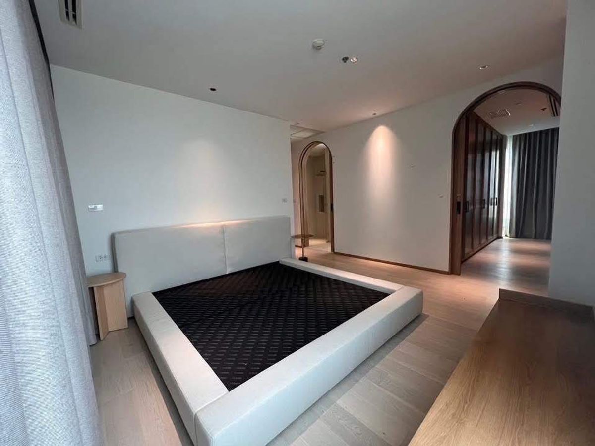 ให้เช่าคอนโดสาทร นราธิวาส : ให้เช่าคอนโด Low rise  The Lofts Yenakart  ย่านสาทร เดินทางสะดวก เข้าออกได้หลายทาง สนใจทักได้เลยค่า