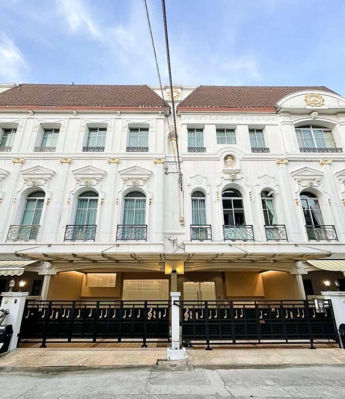 ให้เช่าทาวน์โฮมพระราม 3 สาธุประดิษฐ์ : ให้เช่าทาวน์เฮาส์ 3 ชั้นรีโนเวทใหม่ ตกแต่งสวย เฟอร์ครบพร้อมเข้าอยู่ ย่านพระราม3 สนใจทักได้เลยค่า