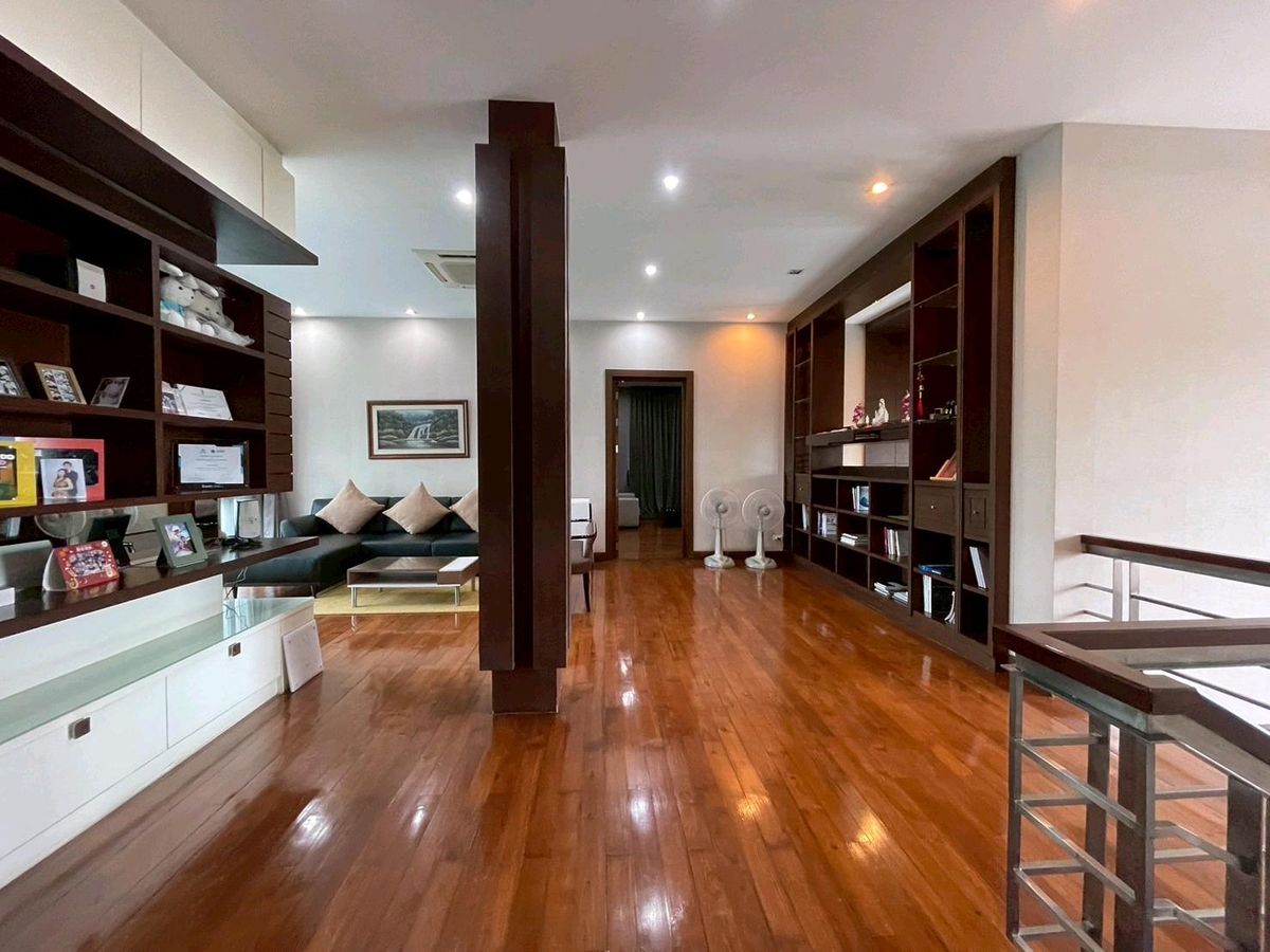 For SaleHousePattanakan, Srinakarin : 🚩 1 rai of house than Chaloem Phrakiat Rama 9 Road, good price. 69 million 💥