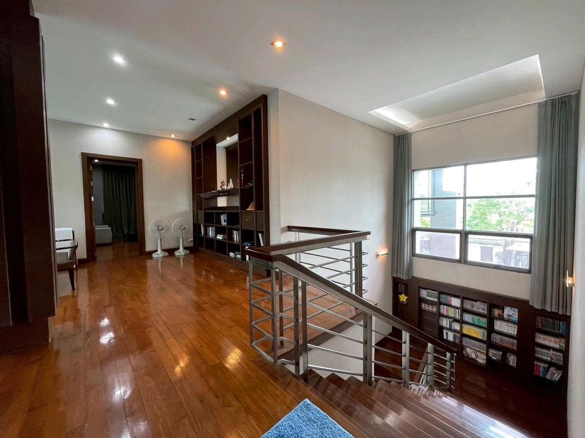 For SaleHousePattanakan, Srinakarin : 🚩 1 rai of house than Chaloem Phrakiat Rama 9 Road, good price. 69 million 💥