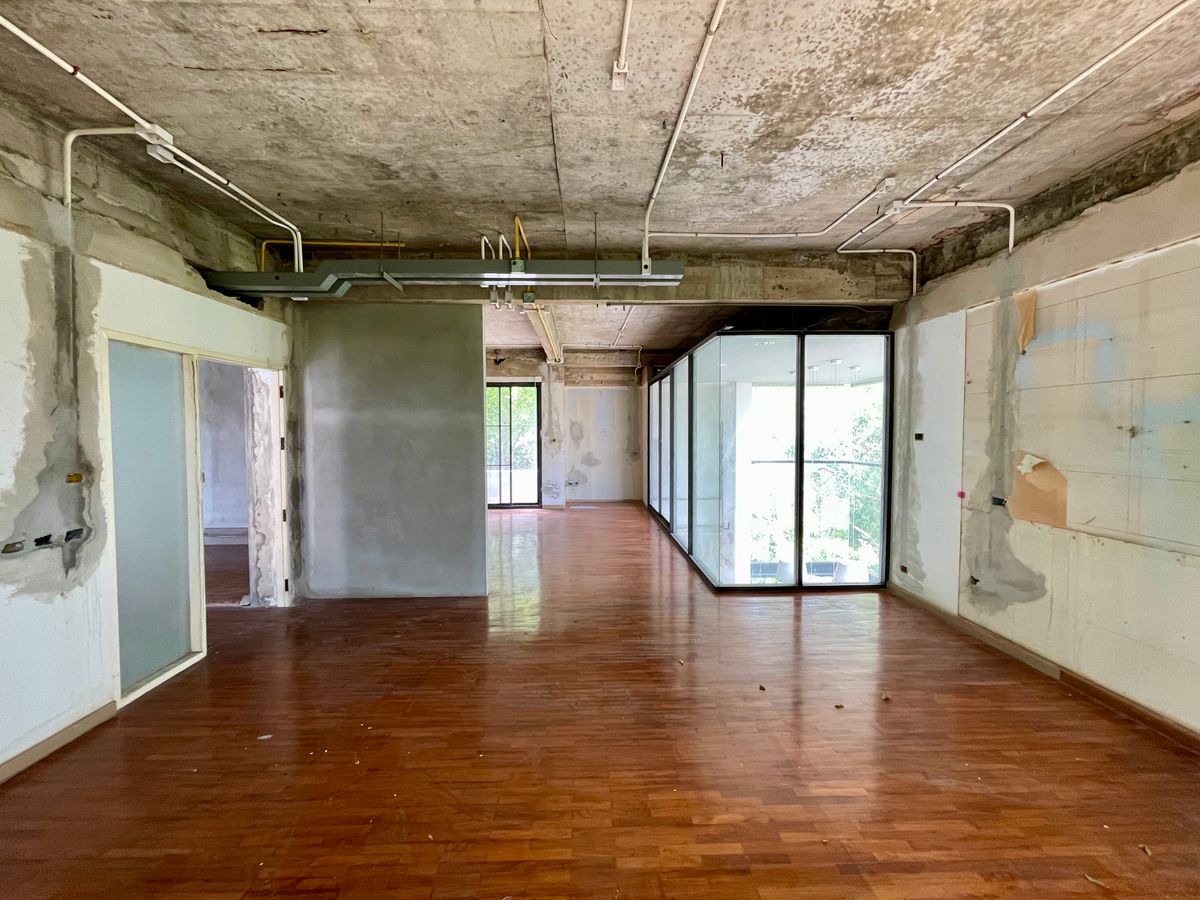 ขายบ้านเลียบทางด่วนรามอินทรา : ด่วนขายขาดทุน!! ที่ดินพร้อมสิ่งปลูกสร้าง 301 ตร.ว. ลาดพร้าว 71 ใกล้เลียบด่วน MRT ลาดพร้าว 71 