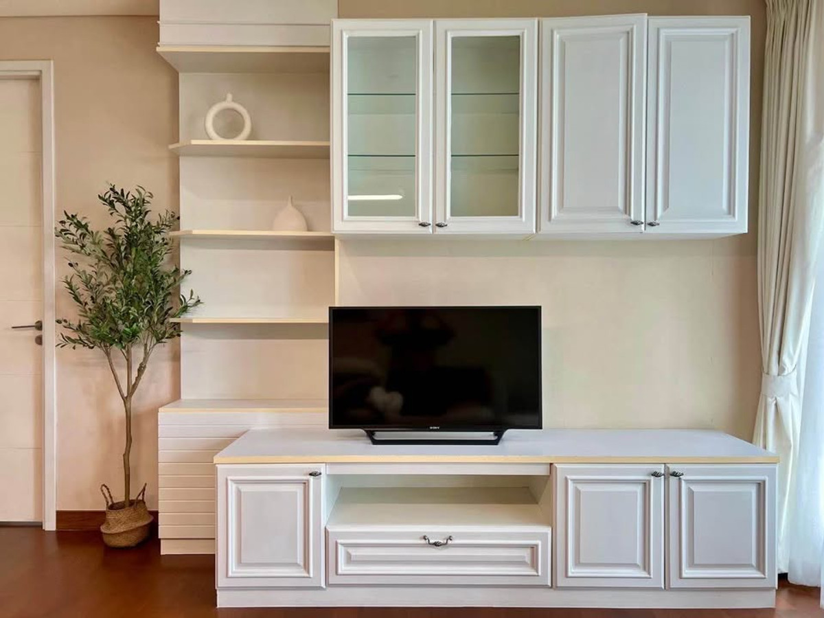 For RentCondoSukhumvit, Asoke, Thonglor : Ivy Thonglor - Sophisticated 2BR for rent with full Equipment & 2 parking spaces | pool view