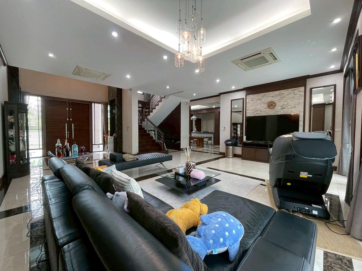 For SaleHousePattanakan, Srinakarin : 🚩 1 rai of house than Chaloem Phrakiat Rama 9 Road, good price. 69 million 💥