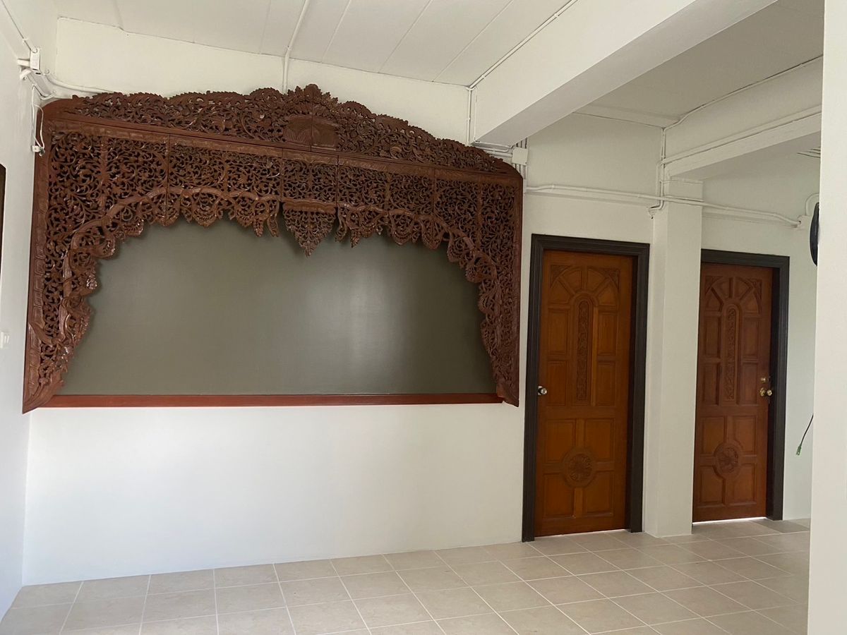 For SaleHome OfficeSathorn, Narathiwat : 💼 Sell with tenant til December 2028
4-Storey Home Office For Sale with Rooftop & Basement | Prime Yen Akat Location – Just 160m from Market Place | Ideal for All Business Types