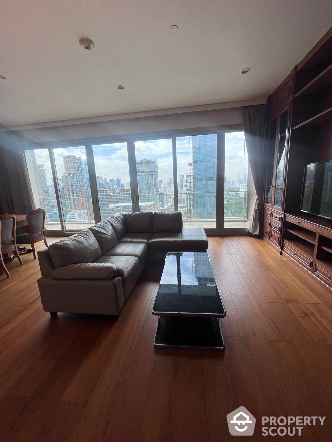 ให้เช่าคอนโดวิทยุ ชิดลม หลังสวน : คอนโด 3-ห้องนอน ที่ 185 ราชดำริ ใกล้ BTS ราชดำริ