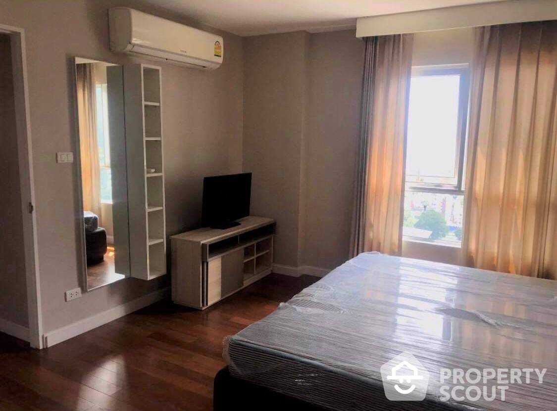 For RentCondoRama9, Petchburi, RCA : 2-BR Condo at Belle Grand Rama 9 near MRT Phra Ram 9