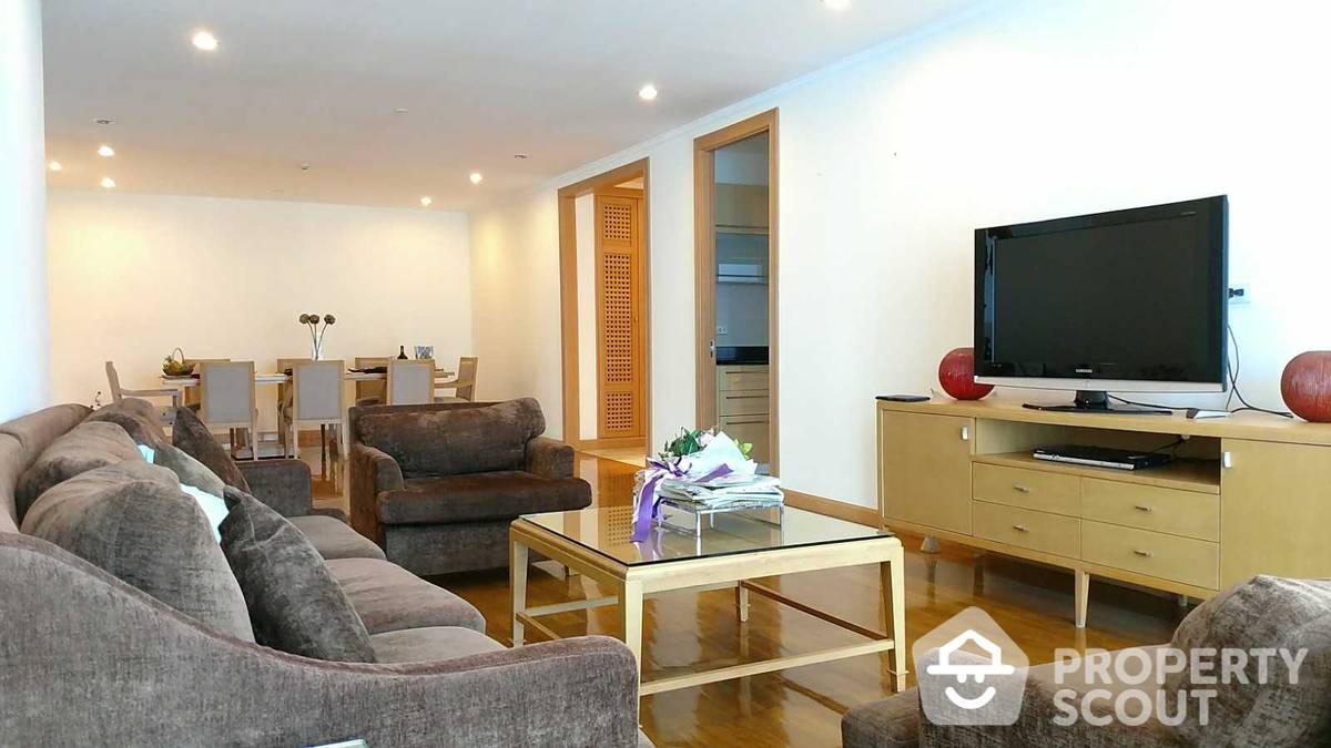 For RentCondoSukhumvit, Asoke, Thonglor : 3-BR Serviced Apt. near BTS Phrom Phong