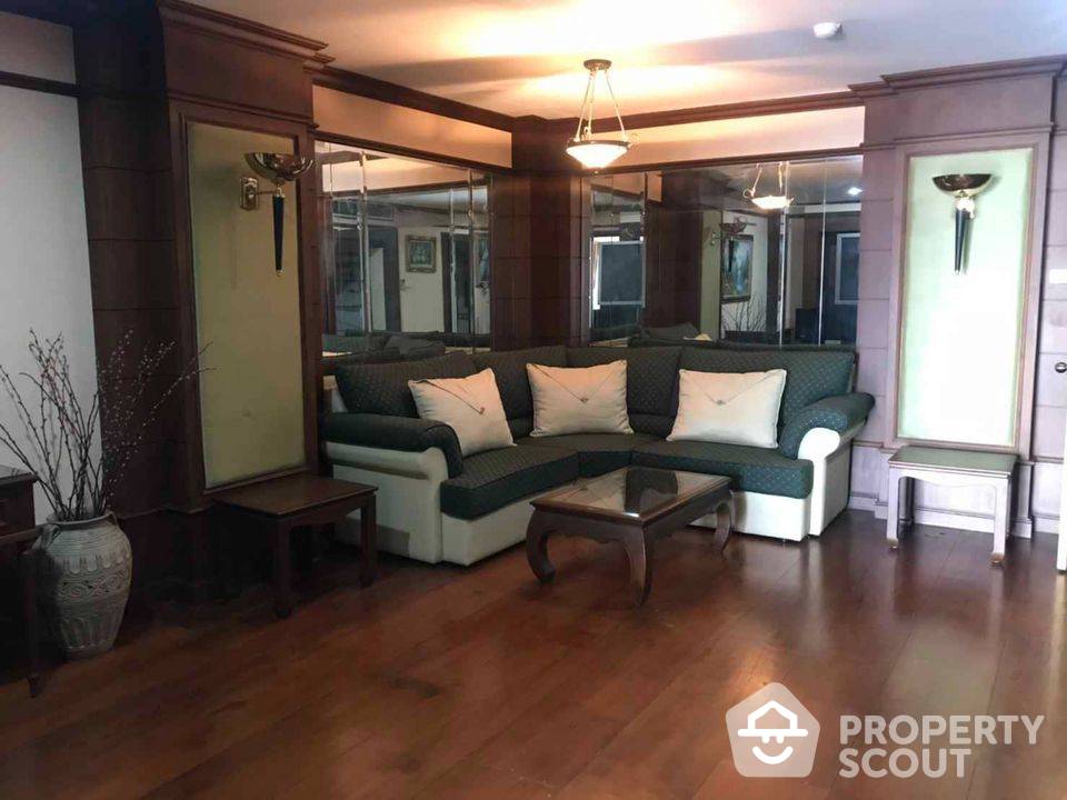 For RentCondoRatchadapisek, Huaikwang, Suttisan : 1-BR Condo at Prasertsuk Place Condominium near MRT Ratchadaphisek