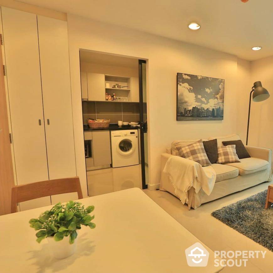 For SaleCondoSukhumvit, Asoke, Thonglor : 1-BR Condo at Zenith Place Sukhumvit 42 Condominium near BTS Ekkamai