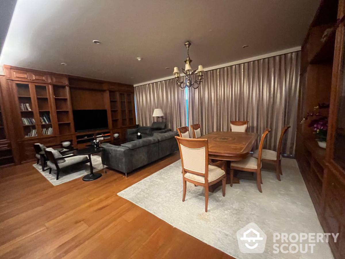 For RentCondoWitthayu, Chidlom, Langsuan, Ploenchit : 3-BR Condo at 185 Rajadamri near BTS Ratchadamri