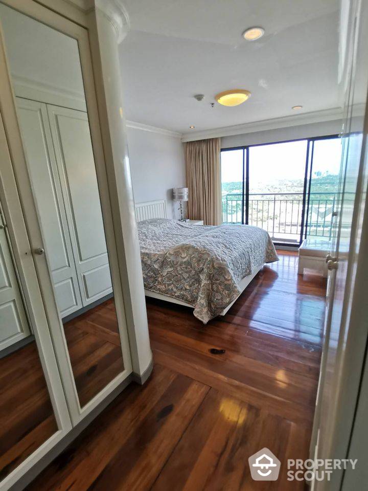 For RentCondoRama3 (Riverside),Satupadit : 3-BR Condo at Lumpini Place Narathiwat-Chaopraya close to Phra Ram 3