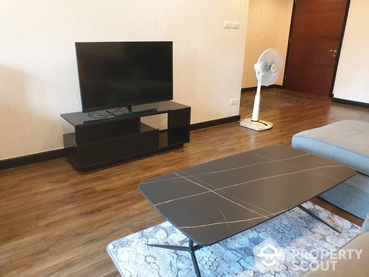 For RentCondoSukhumvit, Asoke, Thonglor : 2-BR Condo at Avenue 61 Condominium near BTS Thong Lor