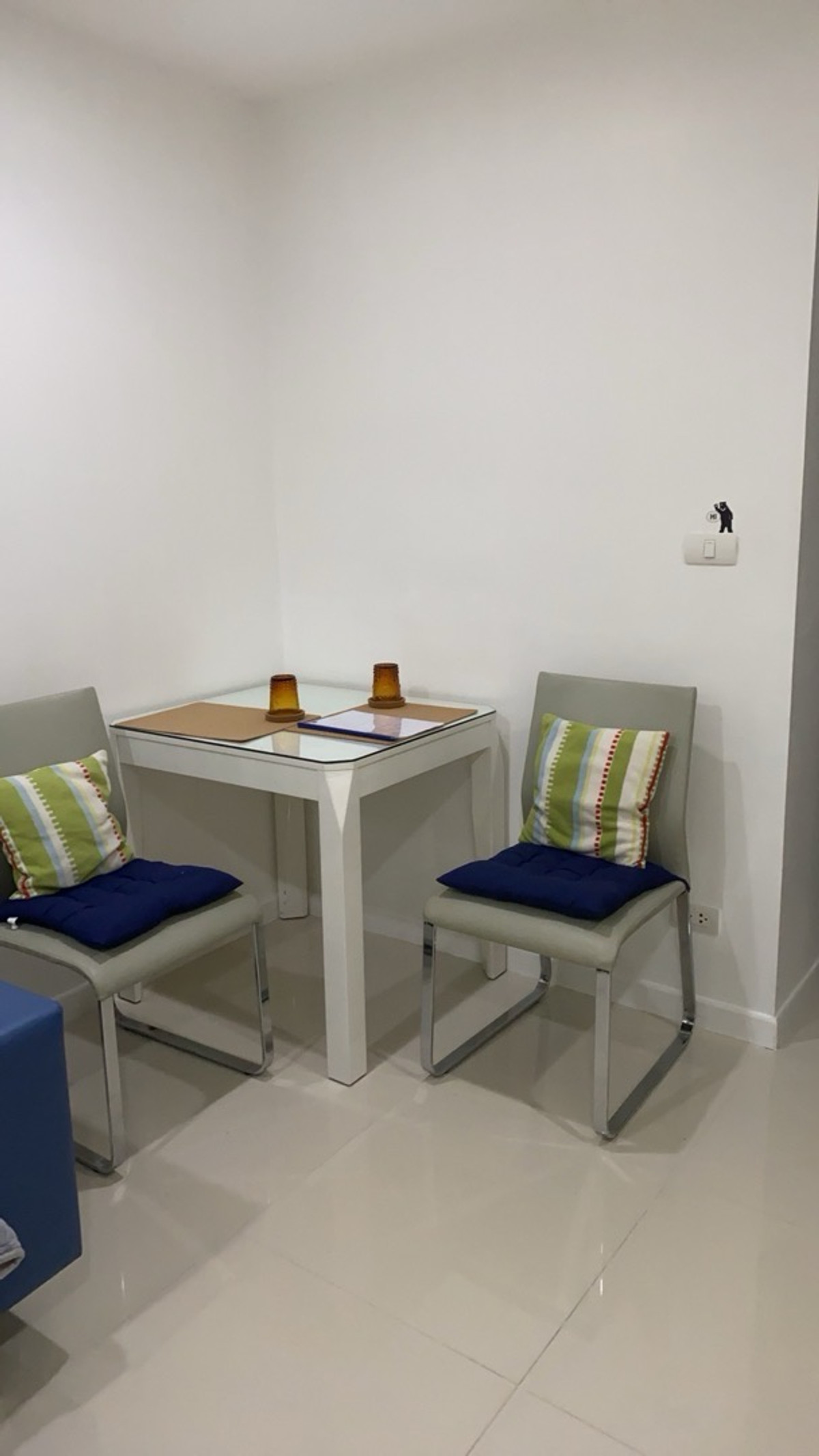 ให้เช่าคอนโดพัฒนาการ ศรีนครินทร์ : 📍Element Srinakari Condo ห้องมุม  ใกล้สระว่ายน้ำ 9,000.-/ด รับจอง ก่อนปิดดิว New ห้องพร้อมอยู่ อิลีเม้นท์ ศรีนครินทร์  ขนาด 37 ตร.ม. 1 น 1 น้ำ  ห้องสวยอยู่สบาย ติดต่อ ป้าแหม่ม ค่ะ Tel/Line:0992982923 