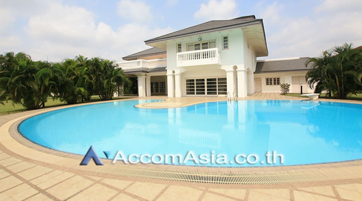 ให้เช่าบ้านบางนา แบริ่ง ลาซาล : 🔼 AccomA🔽 Private Swimming Pool Classic Home with Pool and Expansive Lawn (AA20338)