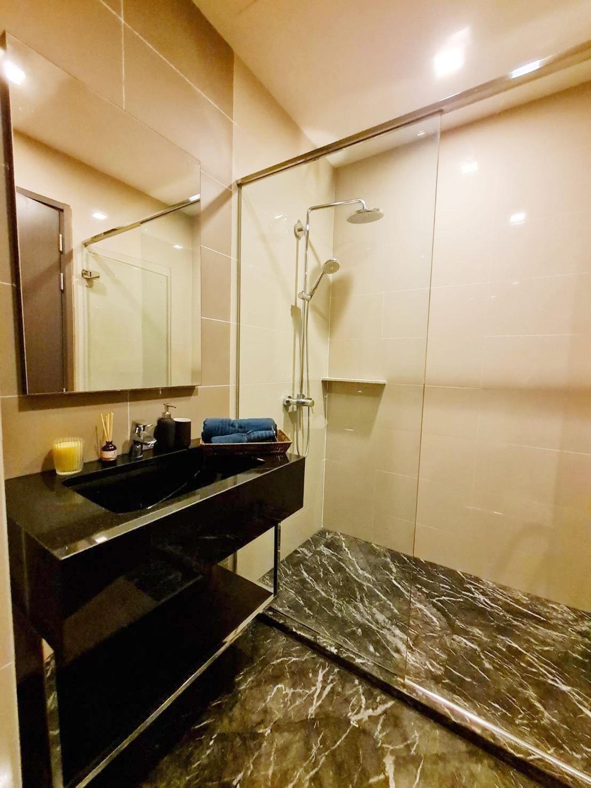 ขายคอนโดสุขุมวิท อโศก ทองหล่อ : ขาย Edge สุขุมวิท 23 1 ห้องนอน 32 ตร.ม. ชั้น 17 ห้องสวย เฟอร์นิเจอร์ครบ