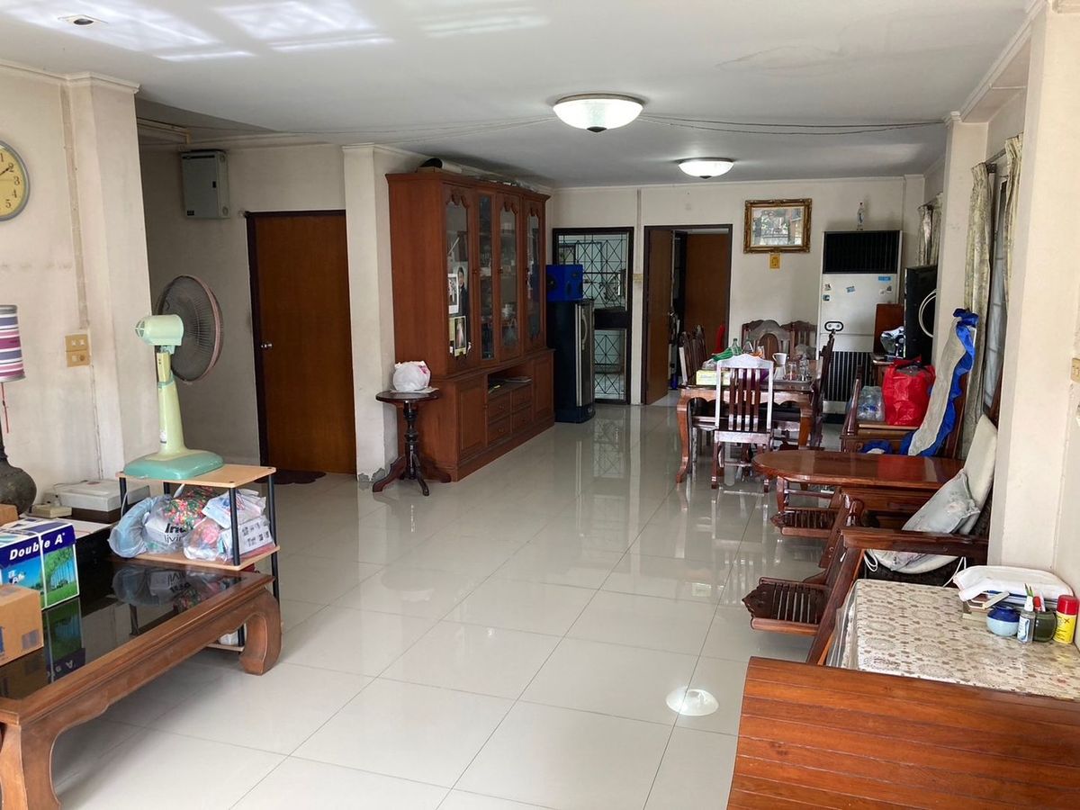 ขายบ้านลาดพร้าว เซ็นทรัลลาดพร้าว : 72ตรว 5นอน5น้ำ บ้านเดี่ยว 2 ชั้น ลาดพร้าว 35 จตุจักร