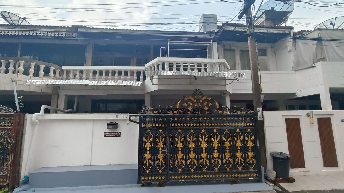 ให้เช่าทาวน์โฮมคลองเตย กล้วยน้ำไท : ให้เช่า ทาวน์เฮ้าส์ 27 ตร.ว. หมู่บ้านซอยพิชัยสงคราม 