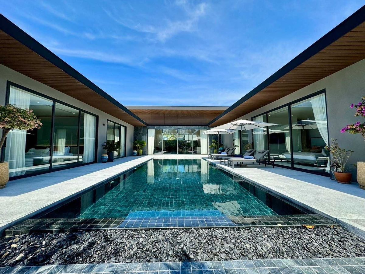For SalePhuket : Luxury Pool Villa for Sale 442.26 sq.m. Near Central Festival Phuket