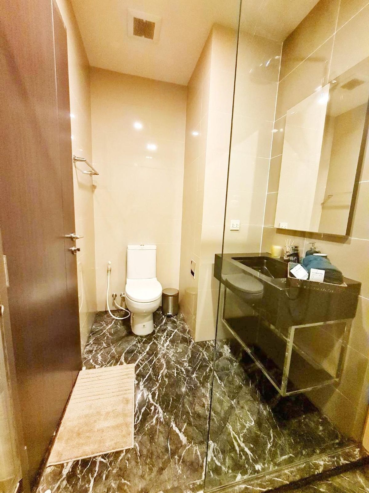 ขายคอนโดสุขุมวิท อโศก ทองหล่อ : ขาย Edge สุขุมวิท 23 1 ห้องนอน 32 ตร.ม. ชั้น 17 ห้องสวย เฟอร์นิเจอร์ครบ