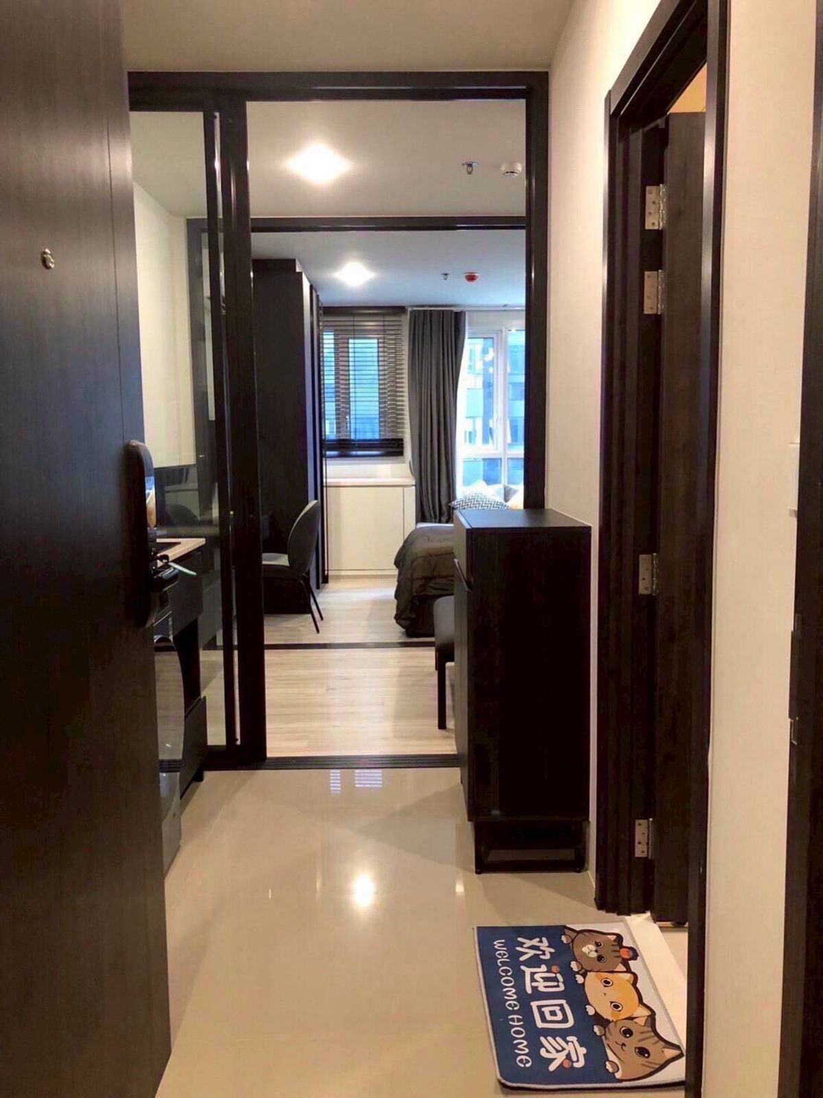 For RentCondoRatchadapisek, Huaikwang, Suttisan : 📍 XT Huaikhwang. There are many rooms, good locations, beautiful views, full furniture. Complete electrical appliances (special price)
