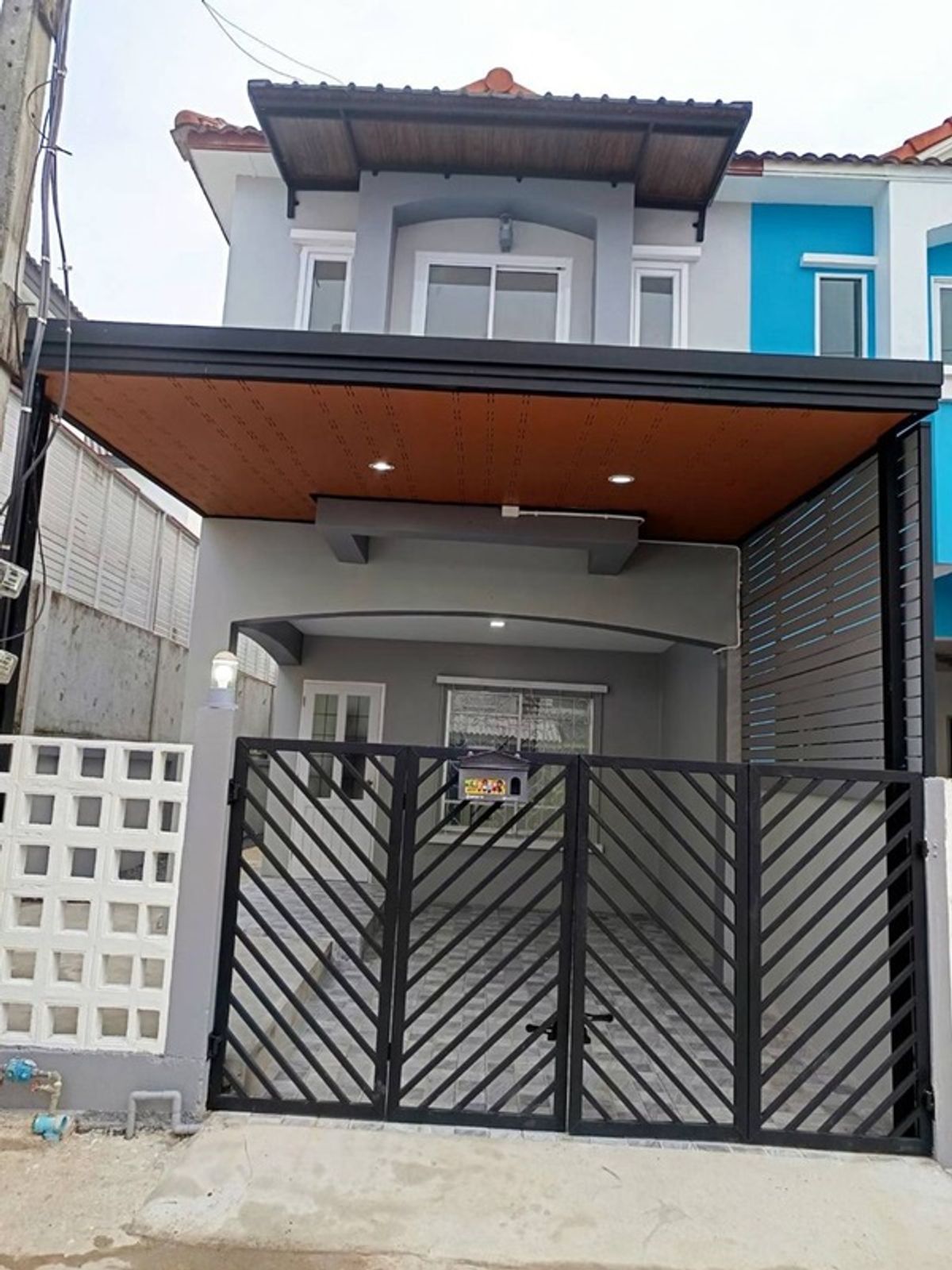 ขายทาวน์โฮมมีนบุรี-ร่มเกล้า : ขาย  ทาวน์เฮ้าส์  คลองสามวา  ถ.ไทยรามัญ