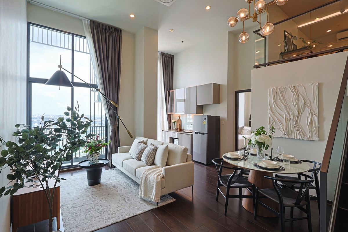 For SaleCondoSukhumvit, Asoke, Thonglor : 🎯 Condo for sale E Ekkamai - high ceiling, ready to be on Ekkamais tallest building.