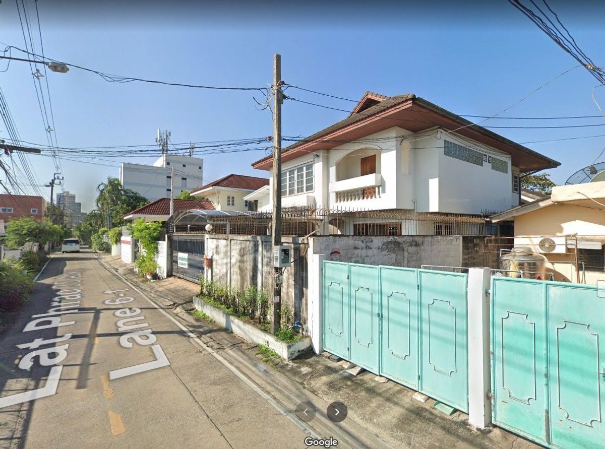 ขายบ้านลาดพร้าว เซ็นทรัลลาดพร้าว : 72ตรว 5นอน5น้ำ บ้านเดี่ยว 2 ชั้น ลาดพร้าว 35 จตุจักร