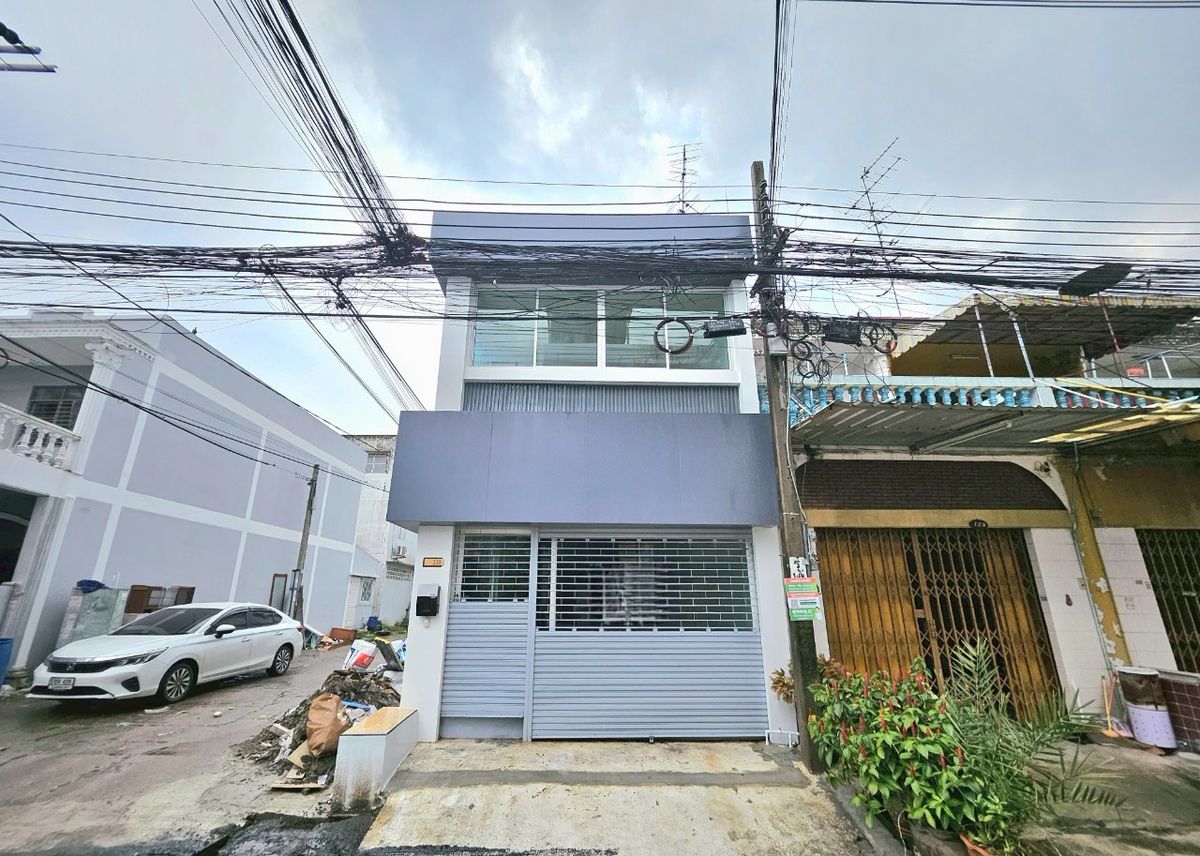 ขายทาวน์โฮมราษฎร์บูรณะ สุขสวัสดิ์ : 🏡 ขายทาวน์โฮม สไตล์โฮมออฟฟิศ หลังมุม รีโนเวทใหม่ทั้งหลัง ทำเลดี ใกล้ มจธ. ประชาอุทิศ 41