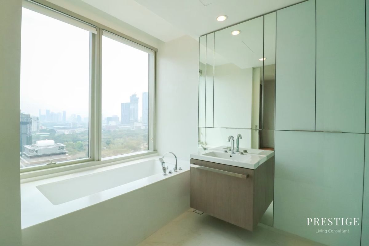 For RentCondoWitthayu, Chidlom, Langsuan, Ploenchit : 📌For RENT Rent | 185 Rajadamri - 4BR (360 SQM) 380,000 THB