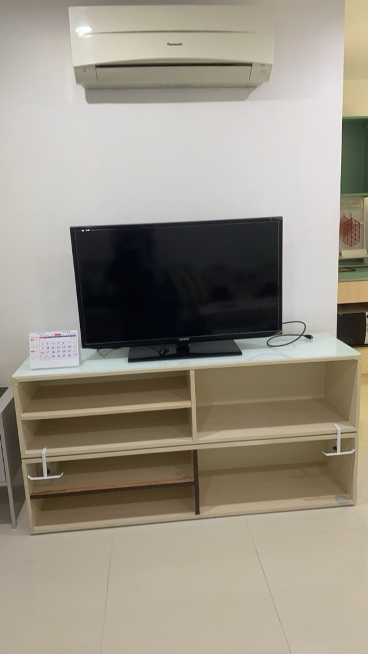 ให้เช่าคอนโดพัฒนาการ ศรีนครินทร์ : 📍Element Srinakari Condo ห้องมุม  ใกล้สระว่ายน้ำ 9,000.-/ด รับจอง ก่อนปิดดิว New ห้องพร้อมอยู่ อิลีเม้นท์ ศรีนครินทร์  ขนาด 37 ตร.ม. 1 น 1 น้ำ  ห้องสวยอยู่สบาย ติดต่อ ป้าแหม่ม ค่ะ Tel/Line:0992982923 