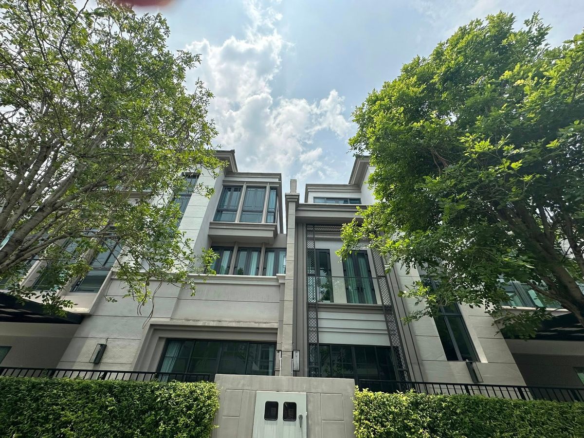 ขายทาวน์โฮมบางนา แบริ่ง ลาซาล : 🏠 ขายบ้านแฝด 3 ชั้น เชื่อมต่อกัน โครงการ The Sonne ศรีนครินทร์-บางนา – บ้านหลังใหญ่ 8 ห้องนอน 8 ห้องน้ำ พร้อมสิ่งอำนวยความสะดวกครบครัน