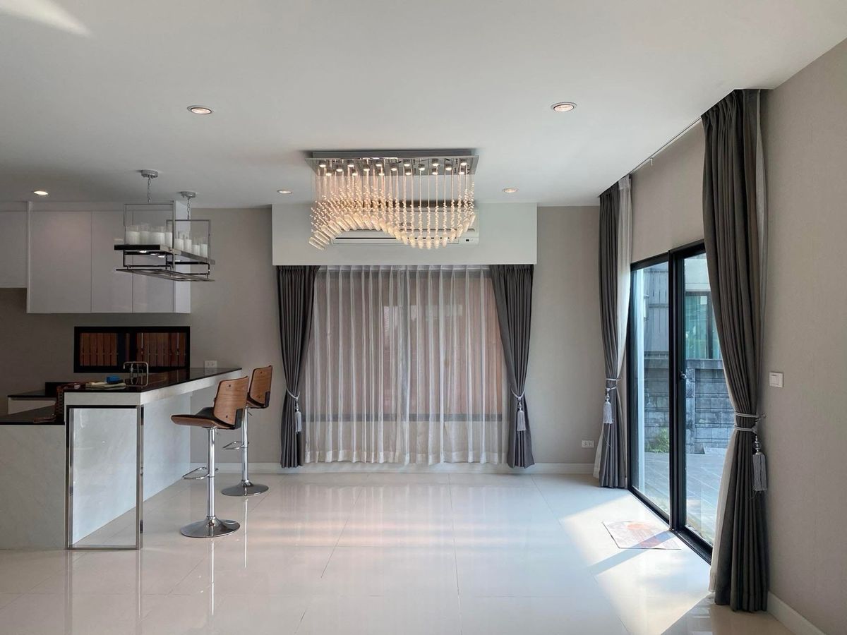 ขายบ้านพัฒนาการ ศรีนครินทร์ : ขายบ้าน เดี่ยวหรู สไตล์ Modern Luxury พร้อมสระว่ายน้ำส่วนตัวโครงการเศรษฐสิริ พัฒนาการ 87ราคาขาย เพียง 18 ล้านบาท#เศรษฐสิริพัฒนาการ87