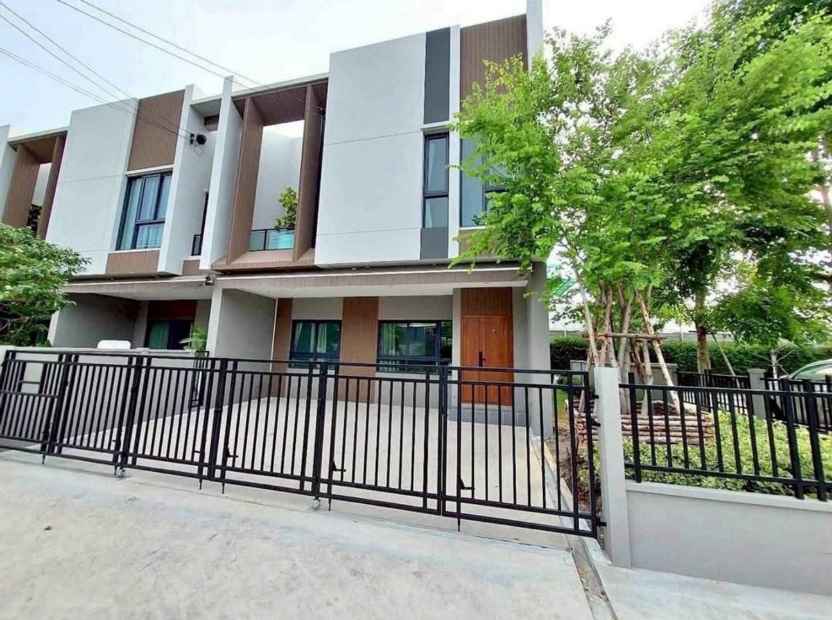 ให้เช่าทาวน์โฮมลาดพร้าว101 แฮปปี้แลนด์ : ให้เช่าบ้านกลางเมืองลาดพร้าว 101 สเตชั่น 🏡🎊🎉出租：Baan Klang Muang Ladprao 101 Station 站中間的房子  