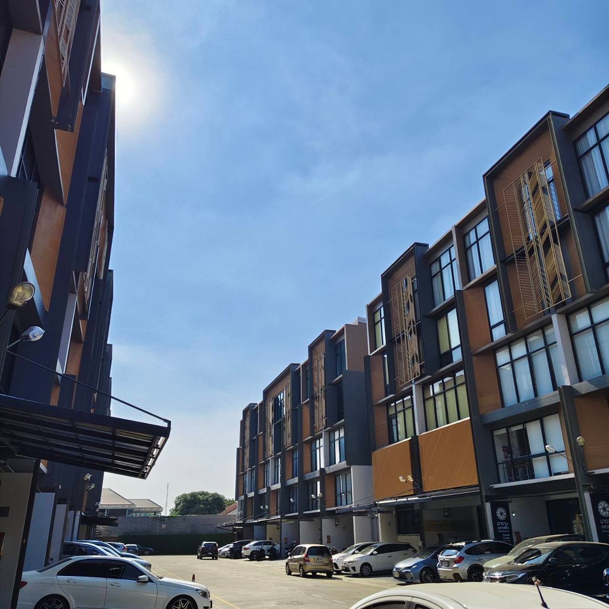 ให้เช่าทาวน์โฮมอ่อนนุช อุดมสุข :  ให้เช่า โฮมออฟฟิศ 5 ชั้น  สไตล์ Modern Luxury Loft ขนาด 27 ตร.ว. พร้อมลิฟต์ส่วนตัว 𝐓𝐡𝐞 𝐏𝐫𝐢𝐝𝐞 𝐒𝐮𝐤𝐡𝐮𝐦𝐯𝐢𝐭 𝟕𝟕   (เดอะ ไพรด์ สุขุมวิท 77 อ่อนนุช 30) เขตสวนหลวง  กรุงเทพฯ
