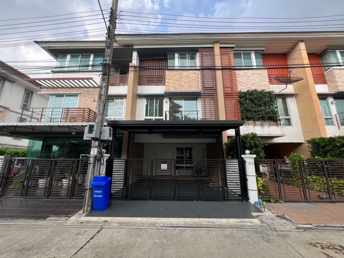 For RentTownhomeRattanathibet, Sanambinna : Rent a 3 -story townhouse, Plus City Park, Bin Nam, near MRT, Central Rattana.