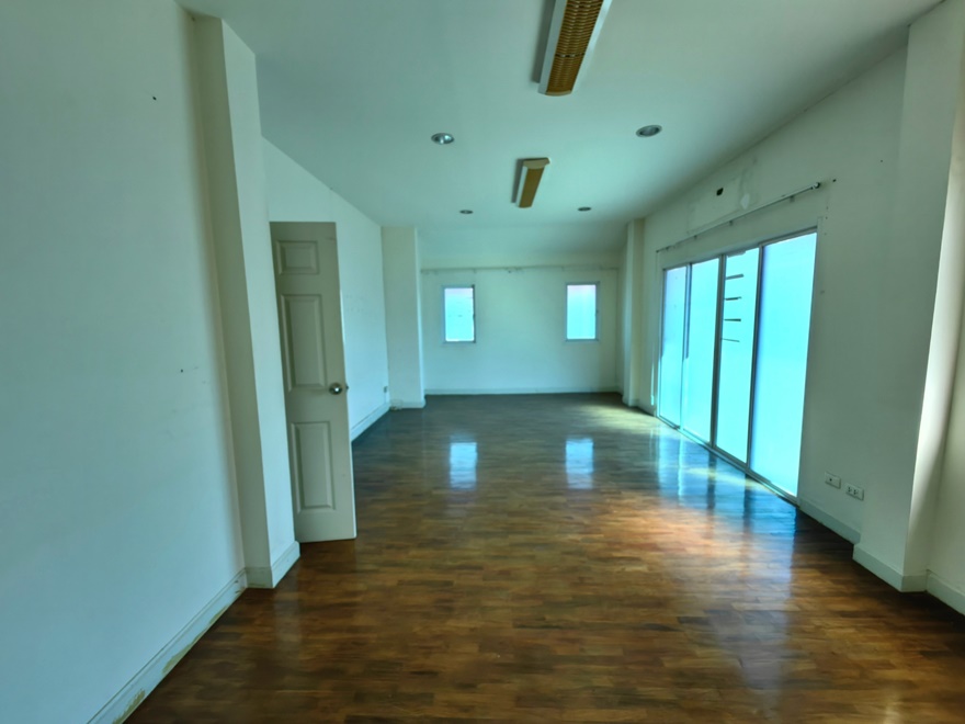 ขายบ้านนวมินทร์ รามอินทรา : 🔥ด่วนทรัพย์ธนาคาร🔥ขายบ้านเดี่ยว หมู่บ้านไพรเวท เลค การ์เด้น