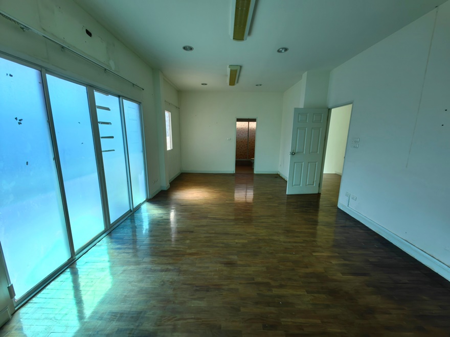 ขายบ้านนวมินทร์ รามอินทรา : 🔥ด่วนทรัพย์ธนาคาร🔥ขายบ้านเดี่ยว หมู่บ้านไพรเวท เลค การ์เด้น