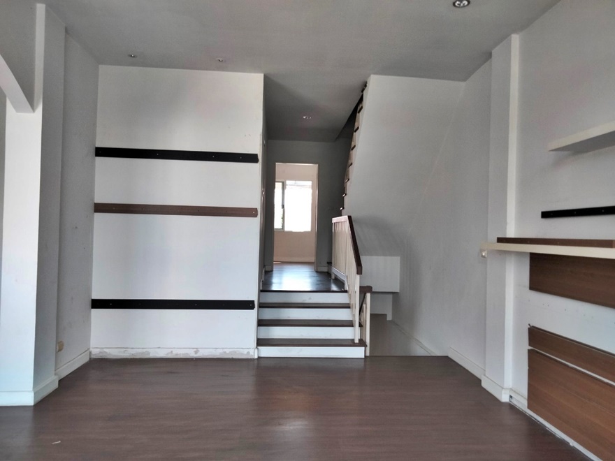 For SaleHouseRathburana, Suksawat : 🔥Urgent Sap Bank🔥Townhouse for sale, Town Plus Pracha Uthit, 2 units next to each other.