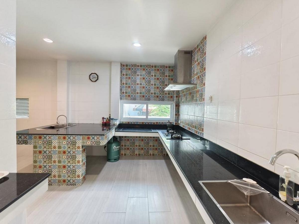 For SaleHousePattanakan, Srinakarin : For Rent Manthana Rama 9-Srinakarin 100,000 THB Per Month