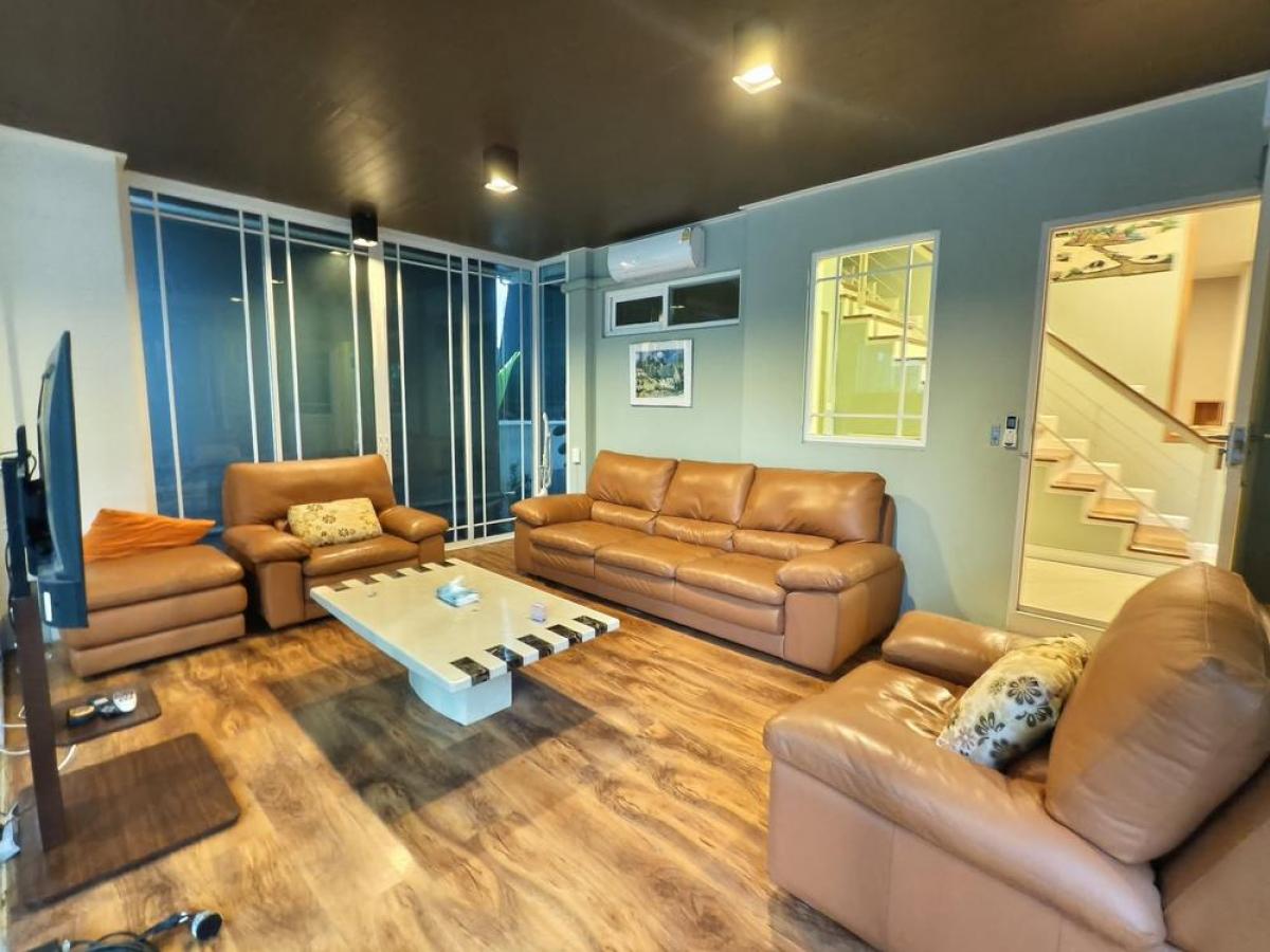 For SaleHousePattanakan, Srinakarin : For Rent Manthana Rama 9-Srinakarin 100,000 THB Per Month