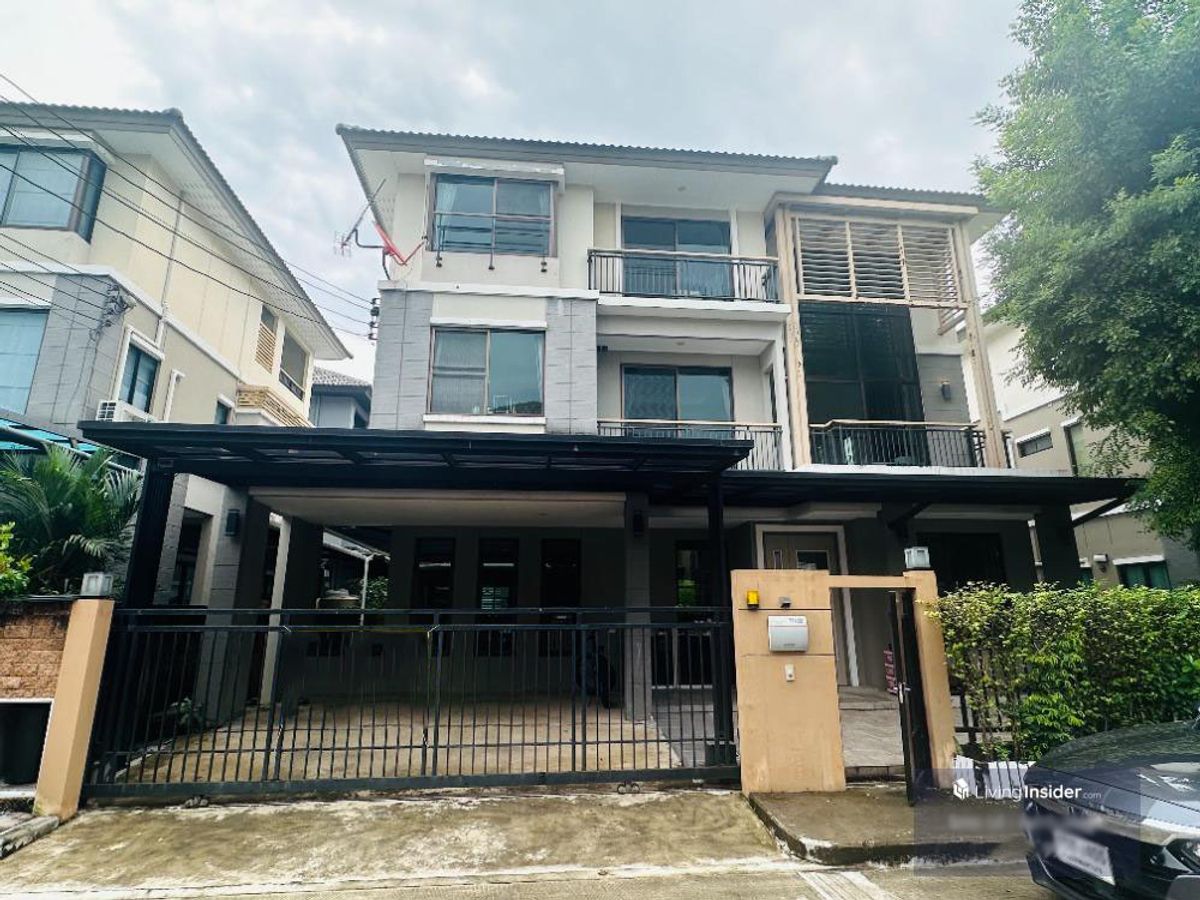 HousePattanakan, Srinakarin : Sell ​​and rent 3-story house with beautiful decorative furniture in Phatthanakan-Suan Luang, near Lotus Phatthanakan, only 2.3 km.