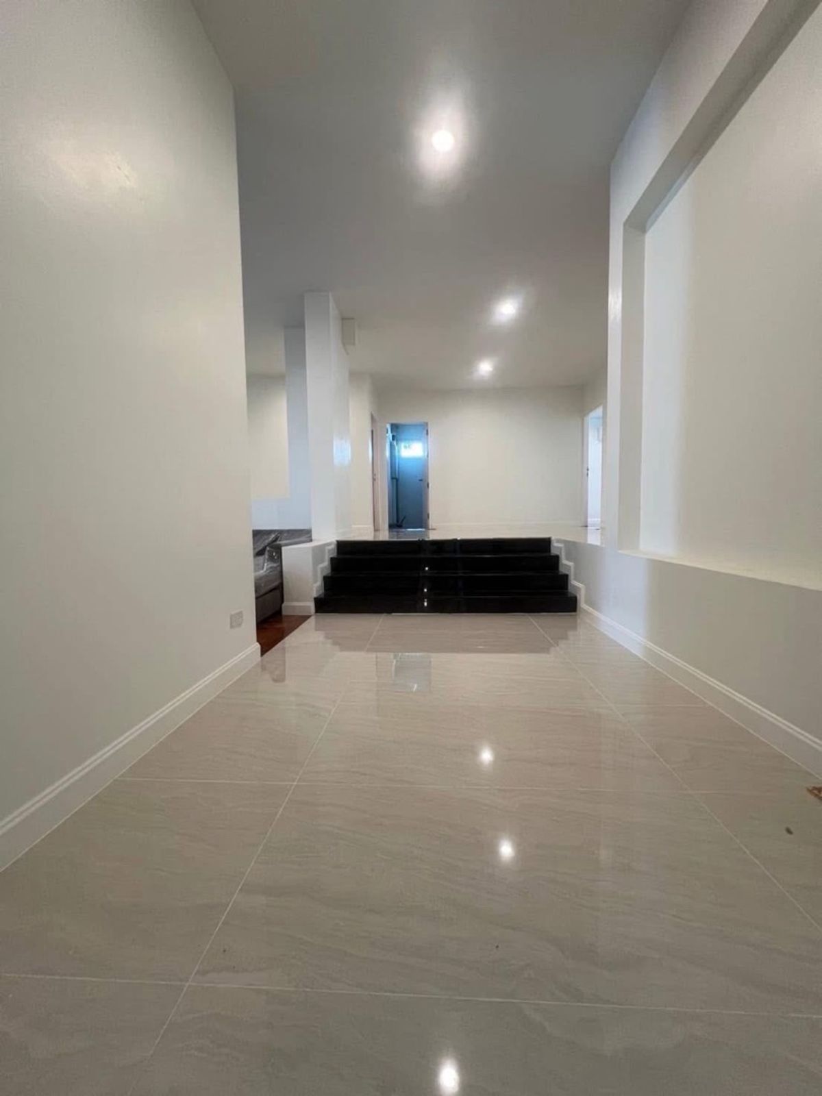 ขายบ้านบางนา แบริ่ง ลาซาล : 📢👇บ้านเดี่ยวชั้นเดียวขนาดใหญ่ เหมาะสำหรับครอบครัวใหญ่หรือโฮมออฟฟิศ ใกล้กับ Mega Bangna และโรงเรียนนานาชาติหลายแห่ง